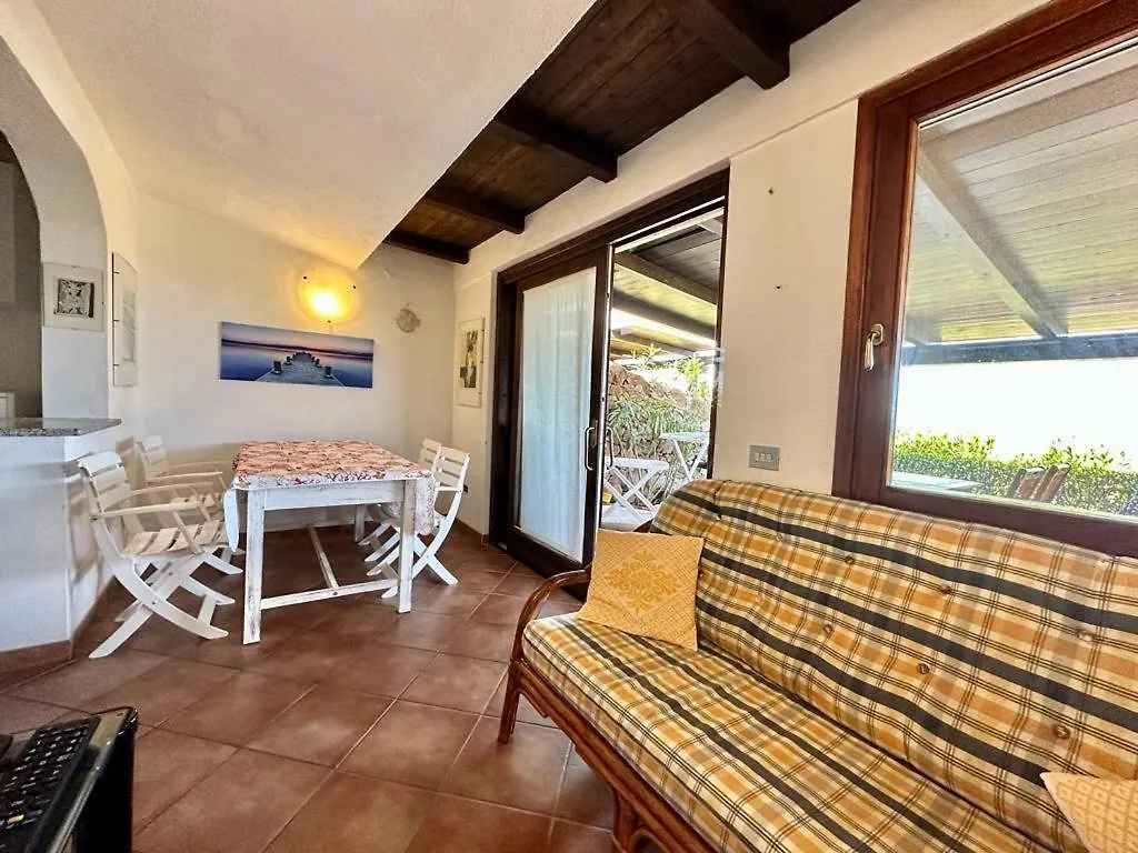 Apartment Residence Domos De Rocca Punta Molara Italy
