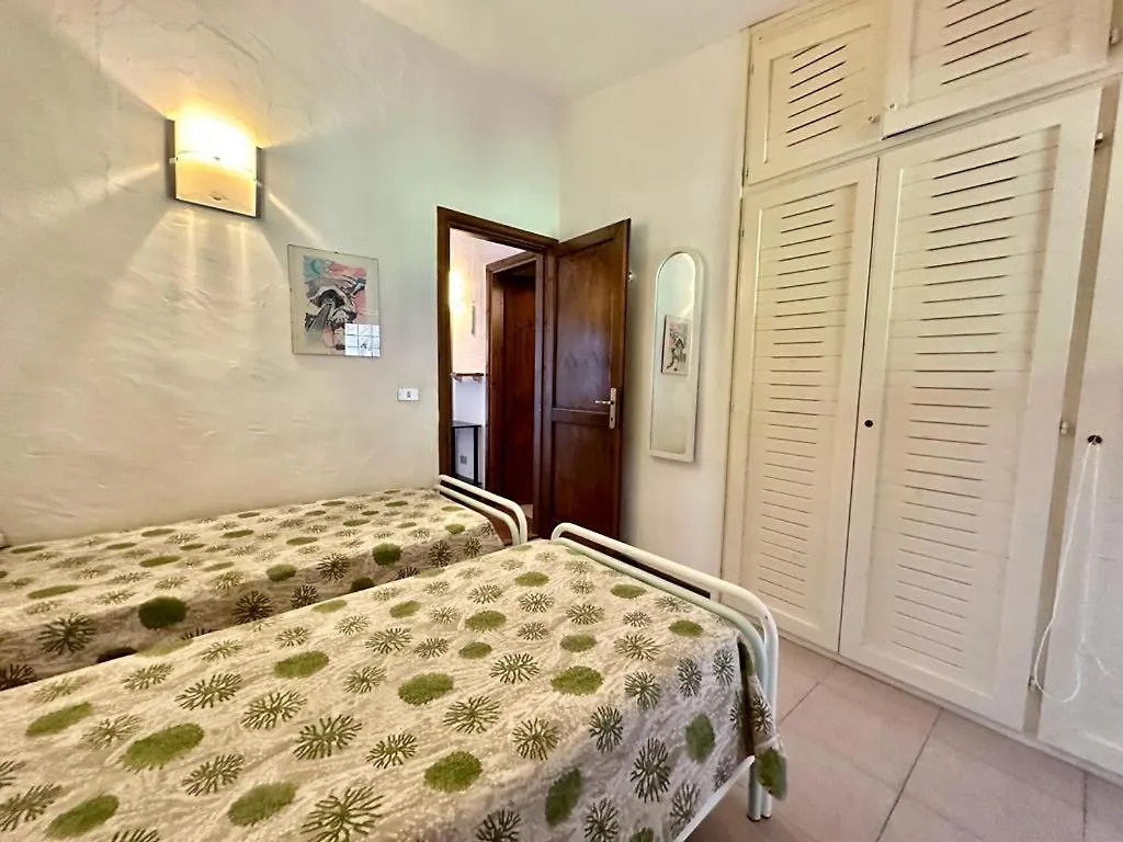 Residence Domos De Rocca Punta Molara Apartment